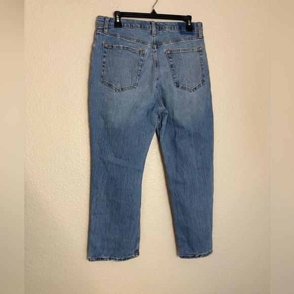 Abercrombie & Fitch Ankle Straight Ultra High Rise Distressed LightWash 12 Short - Picture 5 of 5